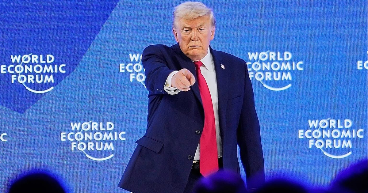 Líderes mundiales firmando el Board of Peace en el Foro Económico Mundial 2026