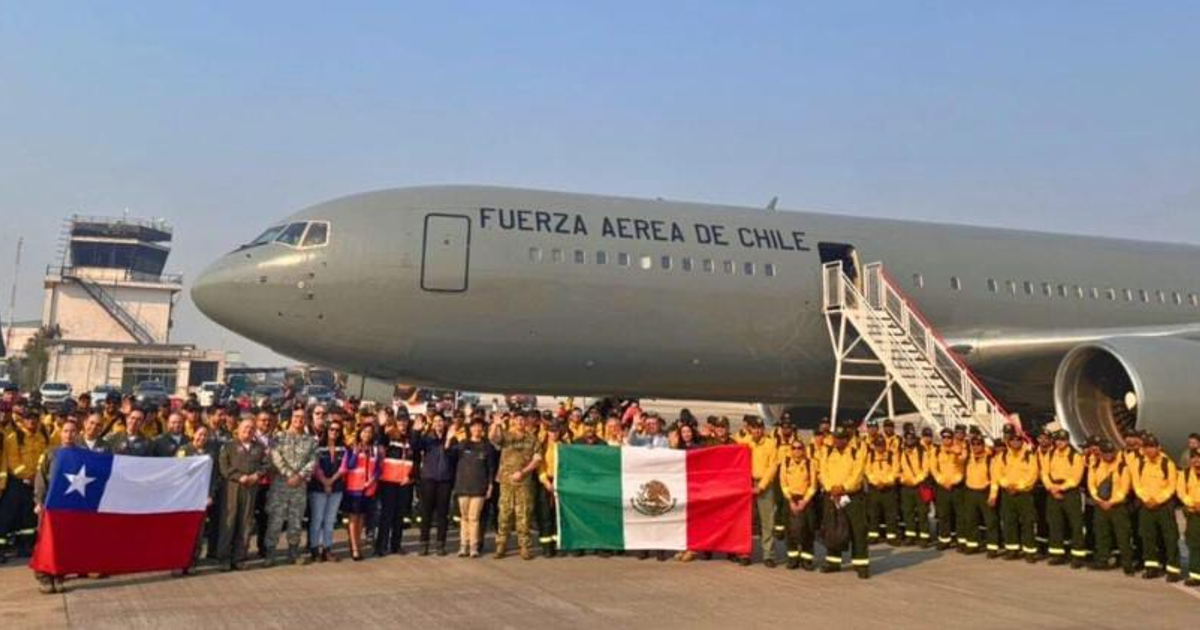 Avión de la Fuerza Aérea de Chile con brigadistas de México para lucha contra incendios forestales.
