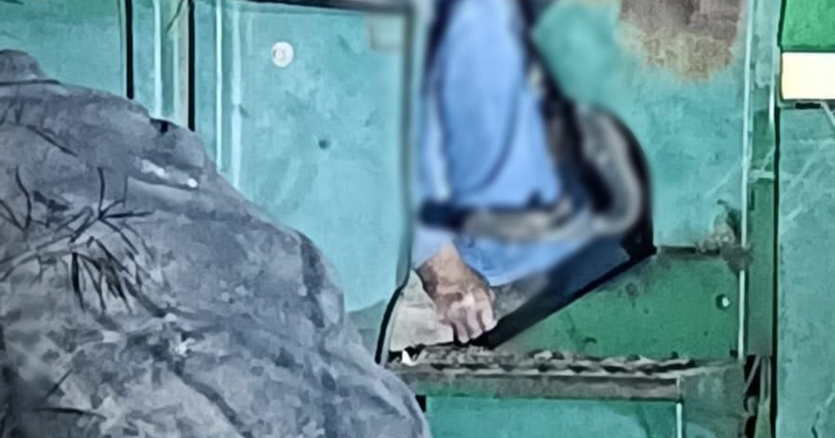 Hombre de 50 años, José Guadalupe 'N', asesinado en Caminaguato, Culiacán, operando un tractor.