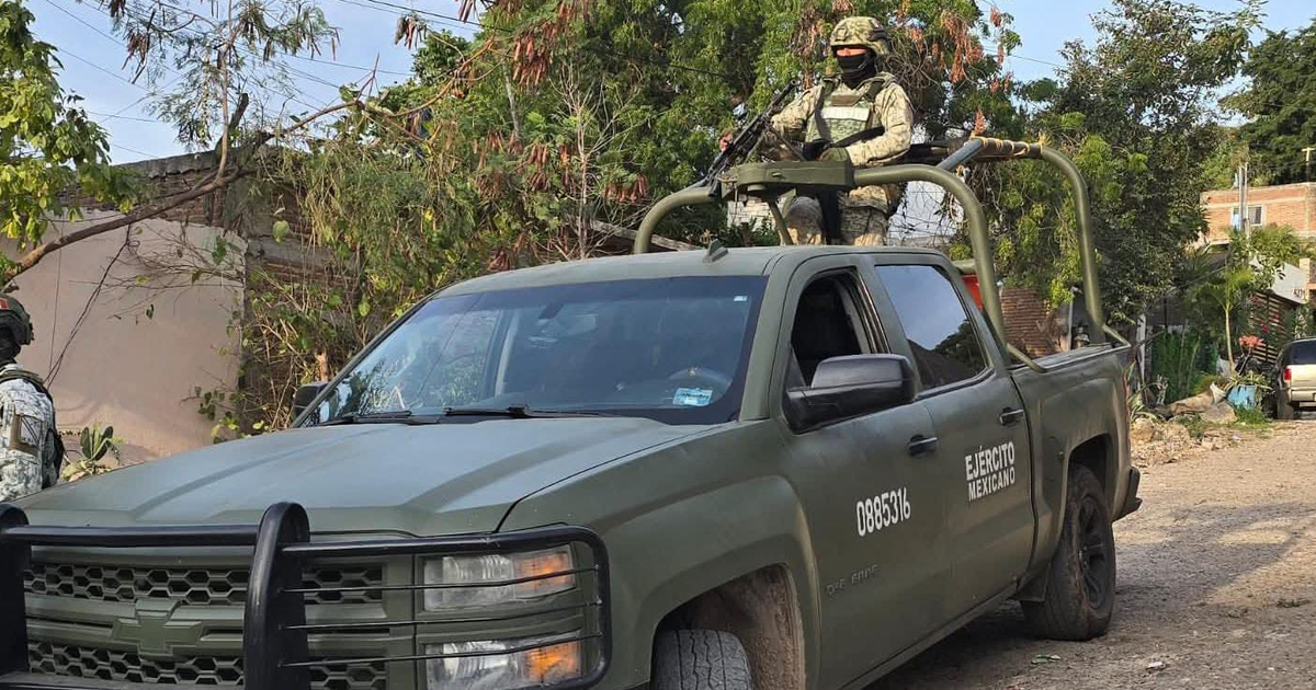 Camión militar con soldado armado en Culiacán tras tiroteo en colonia Renato Vega Amador
