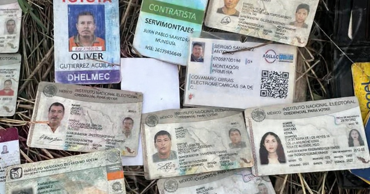 Tarjetas de identificación encontradas en la vía pública de Mazatlán, Sinaloa