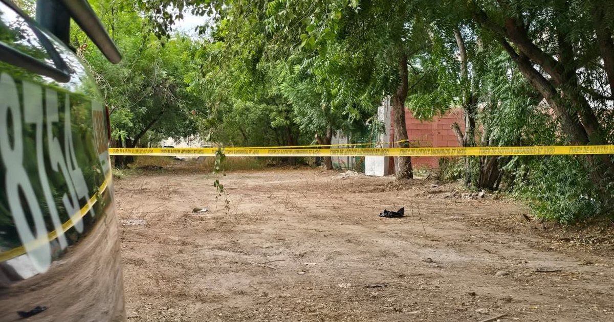 Área acordonada con cinta amarilla en Villas del Río, Culiacán, tras el hallazgo de un cuerpo.