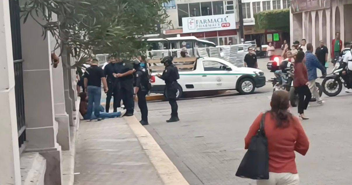 Intervención policial en Mazatlán por riña con pica hielo frente a la catedral