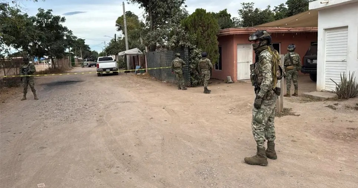 Fuerzas de seguridad acordonan zona en Culiacán tras ataque a comisaria.