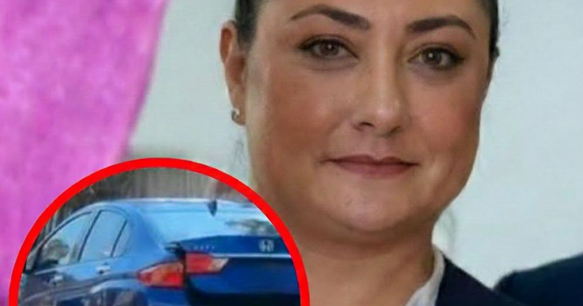 Imagen relacionada con el atropello de un motociclista en CDMX, mostrando el vehículo azul involucrado.