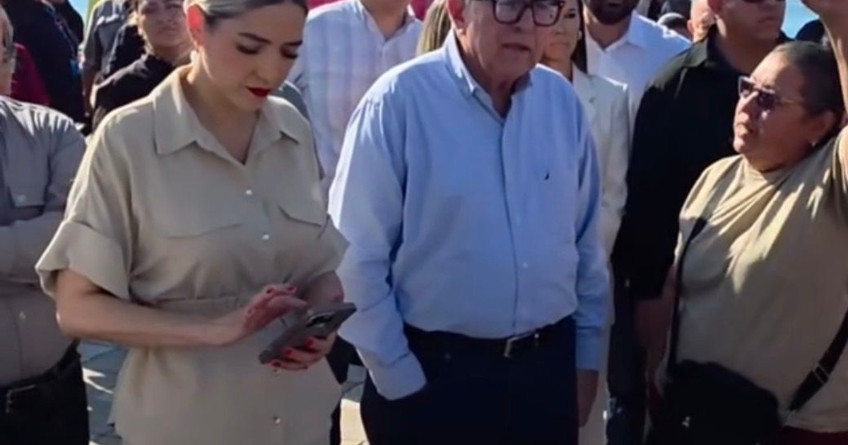 Mujer reclamando seguridad a autoridades en Mazatlán