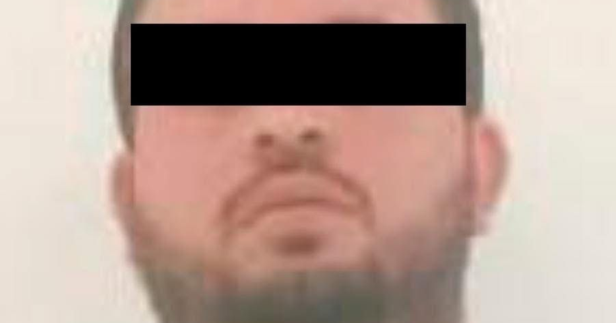 Jesús Emir detenido con rostro pixelado.